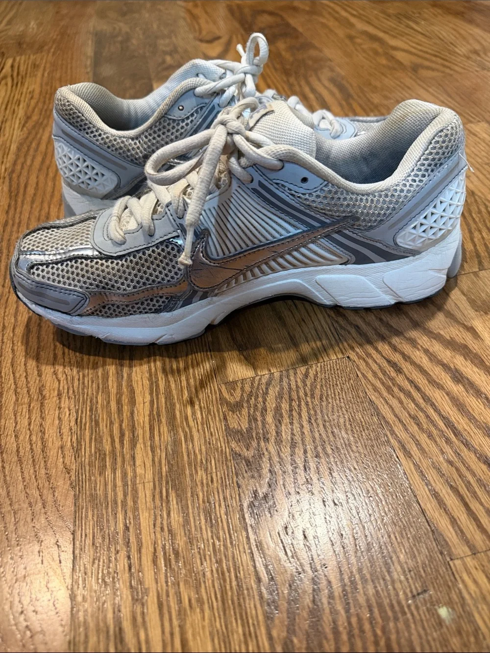Nike Mens Zoom Vomero 5